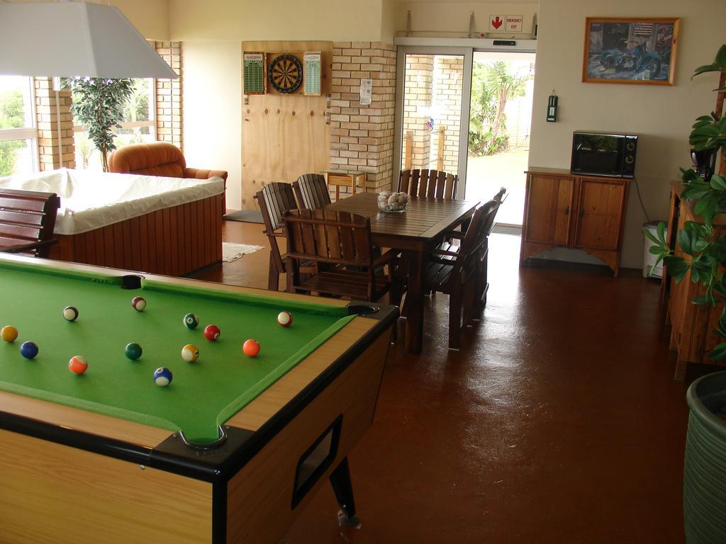 On The Bay Guesthouse Kruisfontein Bagian luar foto