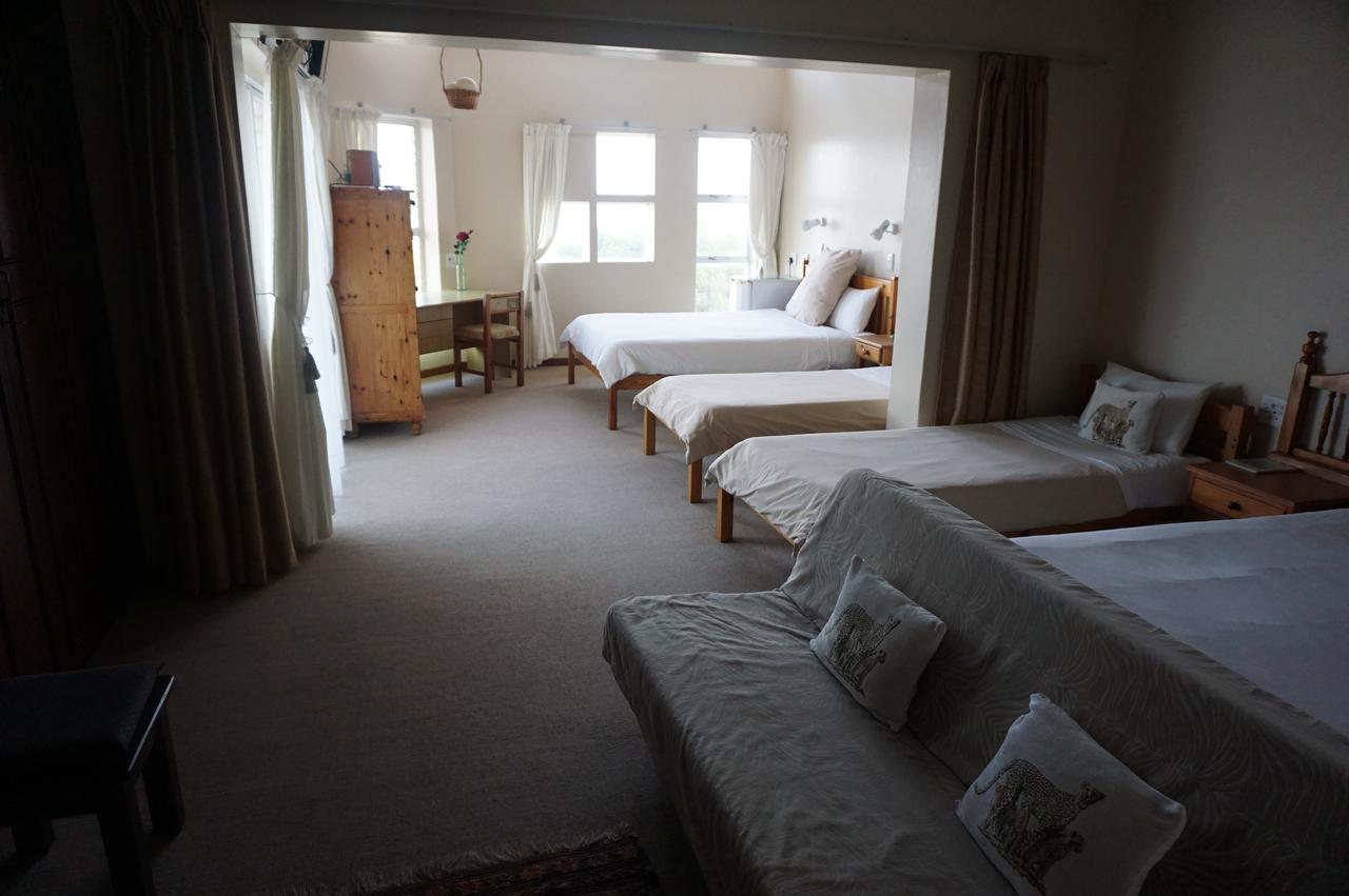 On The Bay Guesthouse Kruisfontein Bagian luar foto