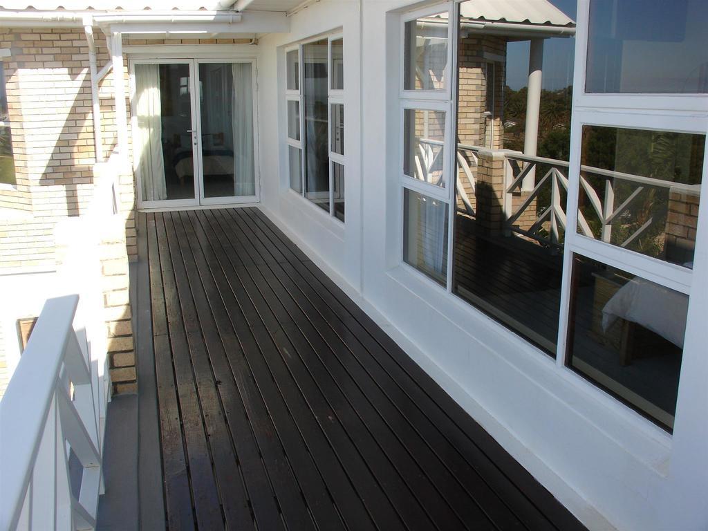 On The Bay Guesthouse Kruisfontein Bagian luar foto
