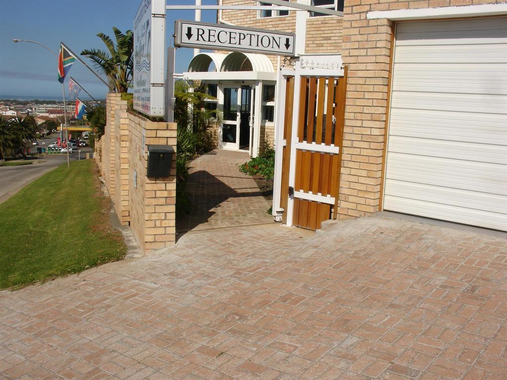 On The Bay Guesthouse Kruisfontein Bagian luar foto