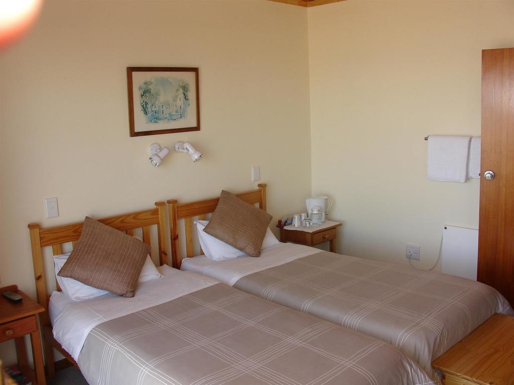 On The Bay Guesthouse Kruisfontein Ruang foto