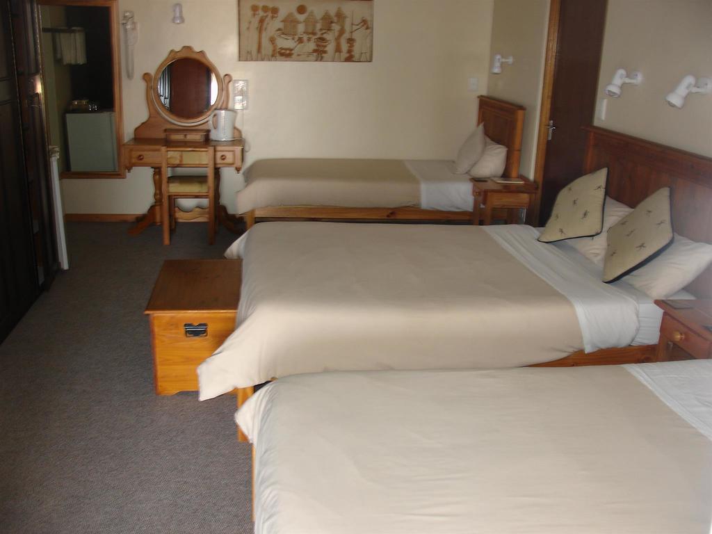 On The Bay Guesthouse Kruisfontein Ruang foto